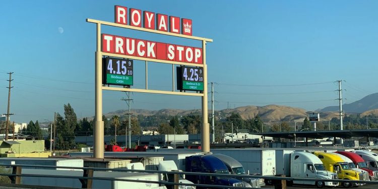 Trucking Looks for New Owner-Operator Strategies as Independent Contractor Model is Threatened – Drivers