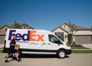 FedEx Office Pilots Ford E-Transit Vans in Nine City Markets