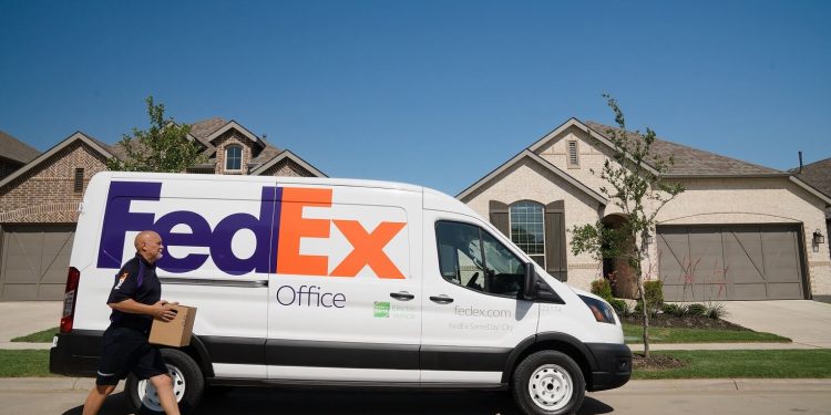 FedEx Office Pilots Ford E-Transit Vans in Nine City Markets