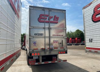 10 tips to back up trailers like a pro