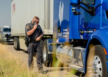 Law Enforcement Pulls Over Embark Autonomous Truck in Demo – Equipment