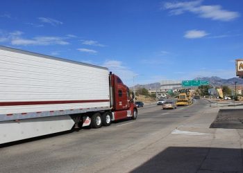 Trucking wages jumped in 2021, survey shows