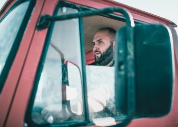 7 things millennials want from trucking employers