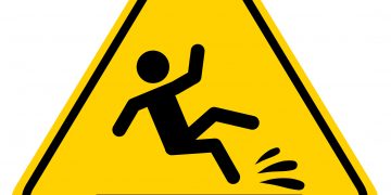 5 steps to avoid slips, trips and falls in a fleet yard