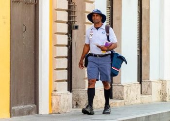 Postal Service quarterly loss increases due to pandemic trends and price inflation
