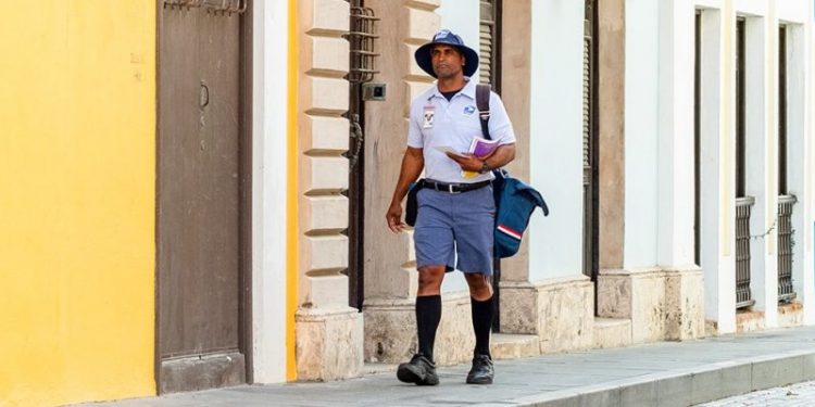 Postal Service quarterly loss increases due to pandemic trends and price inflation