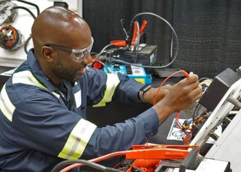 Cox Automotive Hosts Tech Skills Competition [Photos] – Maintenance